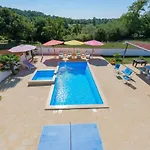 Family With Hydromassage Pool & Fun Activities Villa