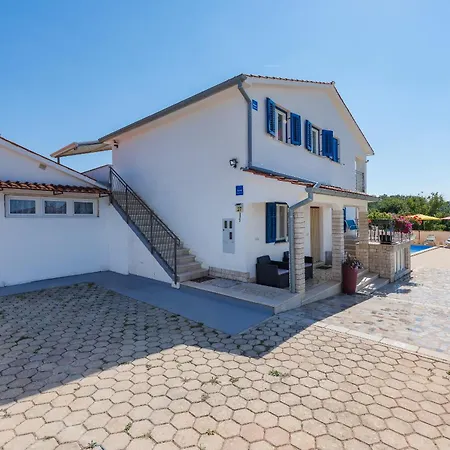 Вилла House In Rural Istria With Pool And Hydromassage *