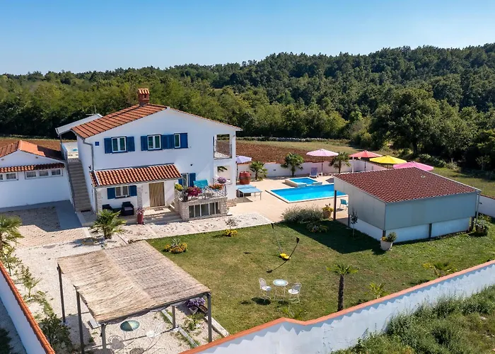 Villa Family With Hydromassage Pool & Fun Activities