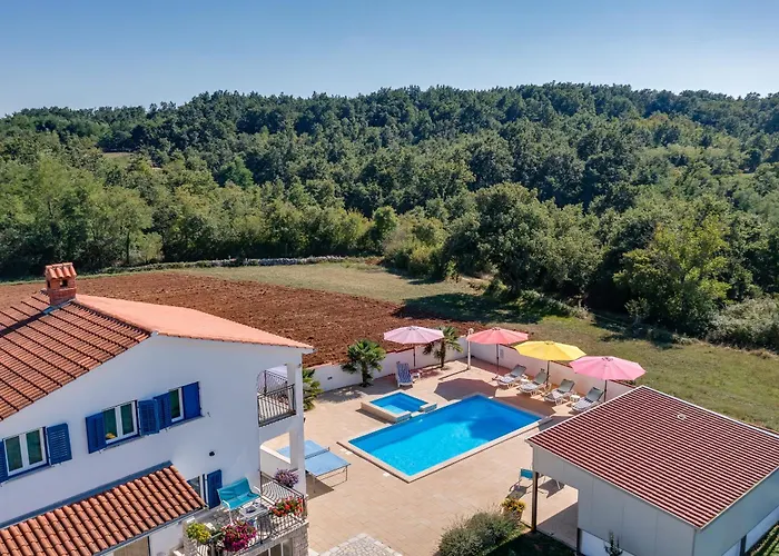 Villa Family With Hydromassage Pool & Fun Activities *