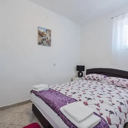 Family With Hydromassage Pool & Fun Activities Zminj