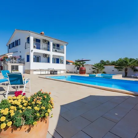 Villa House In Rural Istria With Pool And Hydromassage Zminj